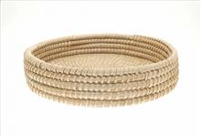 Mand in gras rechte rand diam.27cm.